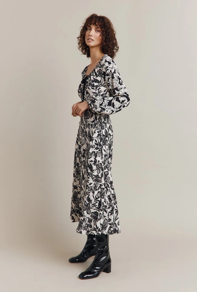 Belle Crepe Midi Dress Graphic Floral Belle Crepe Midi Dress Graphic Floral -Ghost Store D05G008 Z04 24963 650px