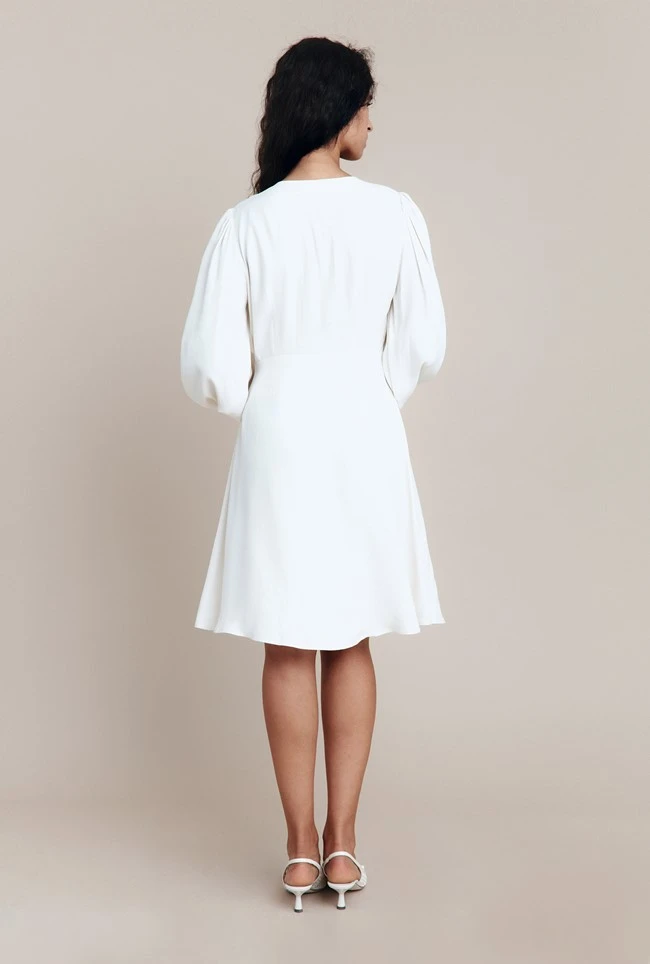 Shyla Crepe Knee-Length Dress Ivory Shyla Crepe Knee-Length Dress Ivory -Ghost Store D05G036 M12 25759 650px
