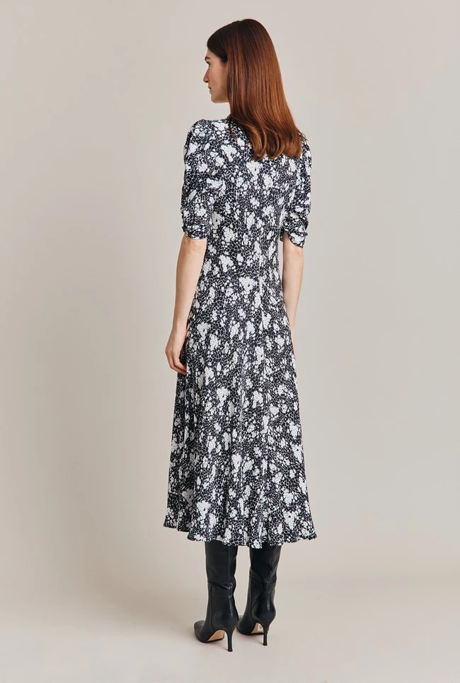 Madi Crepe Midi Dress Black Floral Madi Crepe Midi Dress Black Floral -Ghost Store D07G024 Z73 28727 650px
