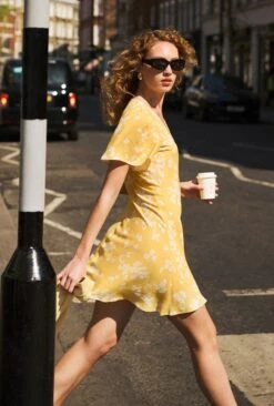 Ruby Crepe Floral Short Dress 6 Ruby Crepe Floral Short Dress -Ghost Store D10G042 Z79 33717 650px 964px