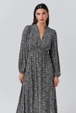 Petal Crepe V Neck Midi Waisted Dress -Ghost Store D11G041 ZA6 33944 650px 964px