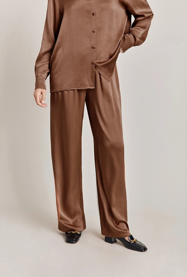 Imogen Satin Wide Leg Trouser Acorn Imogen Satin Wide Leg Trouser Acorn -Ghost Store P06G003A D32 28531 650px
