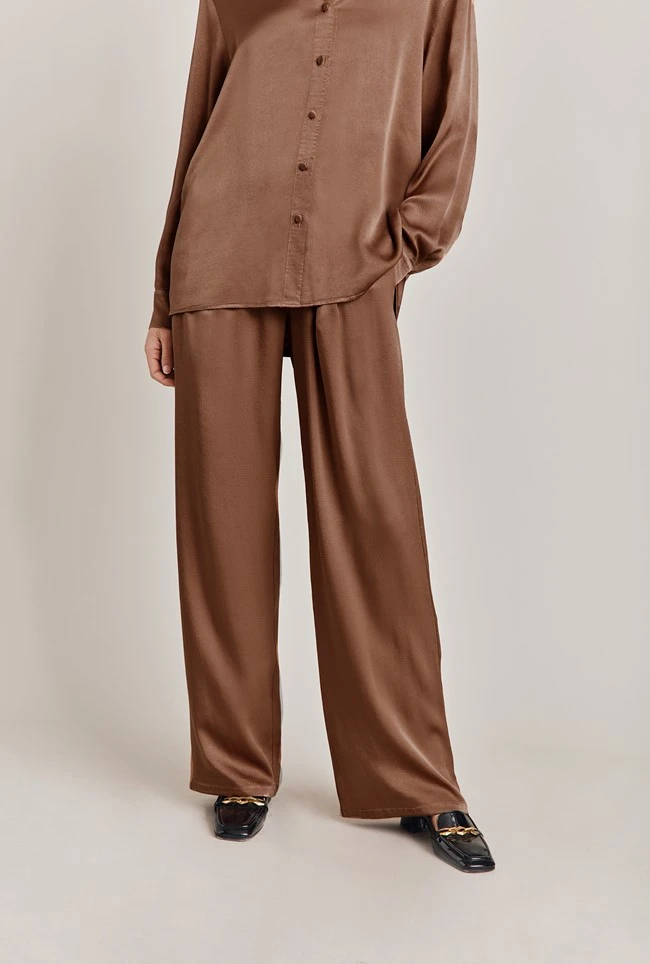 Imogen Satin Wide Leg Trouser Acorn Imogen Satin Wide Leg Trouser Acorn -Ghost Store P06G003A D32 28532 650px