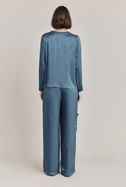 Efie Satin Blouse Dark Blue -Ghost Store Q06G010 K74 28599 650px 964px