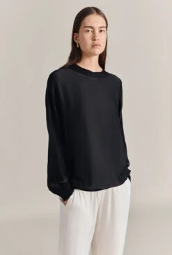Grace Satin Sweatshirt Black -Ghost Store Q07G003 A01 29138 650px 964px