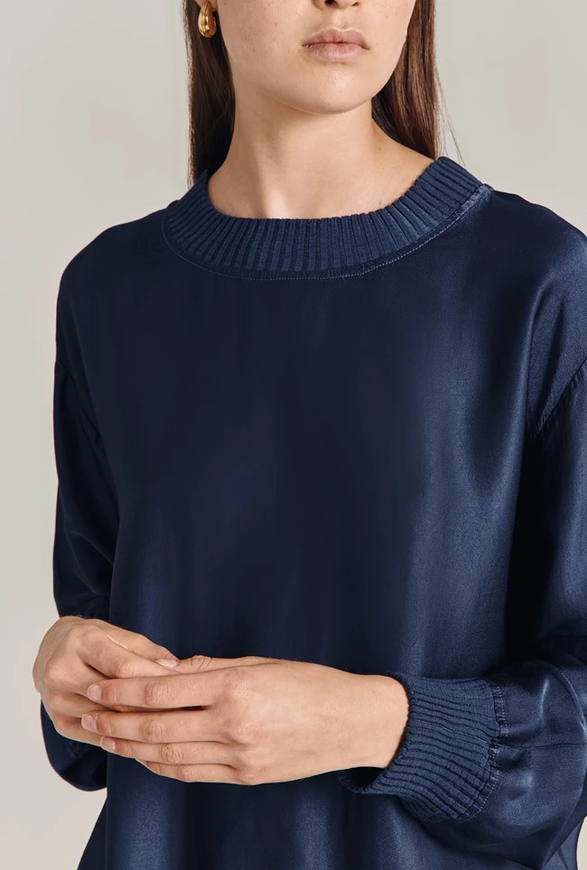 Grace Satin Sweatshirt Dark Midnight Grace Satin Sweatshirt Dark Midnight -Ghost Store Q07G003 K29 29412 650px