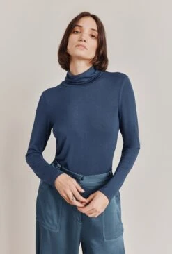 Fern Roll Neck Top Navy 2 Fern Roll Neck Top Navy -Ghost Store Q07G010 K10 28872 650px 964px