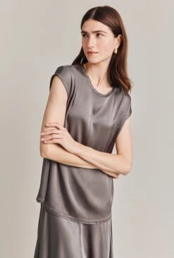 Melody Satin Short Sleeve Top Grey -Ghost Store Q07G019 B03 28880 650px 964px