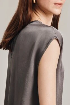 Melody Satin Short Sleeve Top Grey -Ghost Store Q07G019 B03 29007 650px 964px