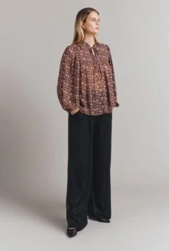 Jennifer Georgette Floral Blouse -Ghost Store Q09G023 Z52 32582 650px 964px