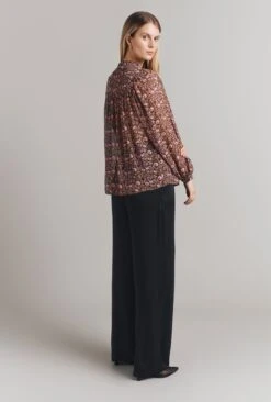 Jennifer Georgette Floral Blouse -Ghost Store Q09G023 Z52 32584 650px 964px