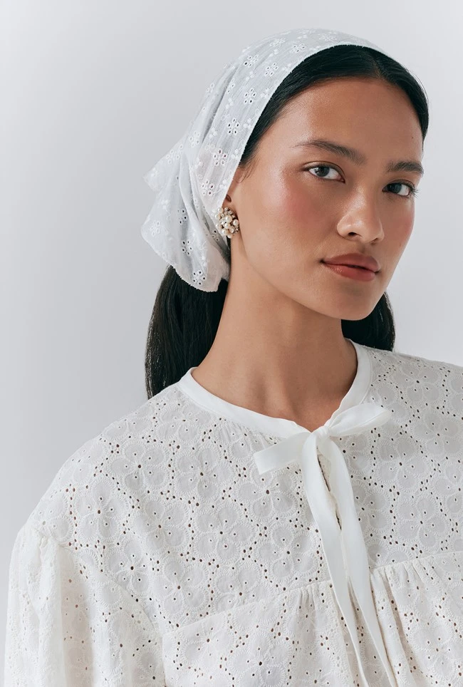 Loren Embroidered Cotton Blouse Loren Embroidered Cotton Blouse -Ghost Store Q10G017 C01 33635 650px