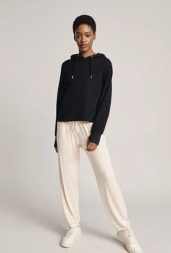 Cropped Organic Hoodie Black -Ghost Store V02G012 A01 22860 650px 964px